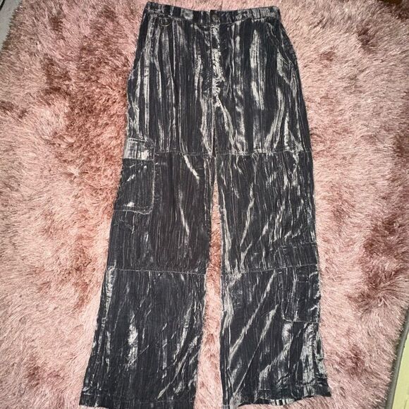 Pretty Garbage Griseta Velvet Cargo Pants in Green sz M NWT - Picture 4 of 16